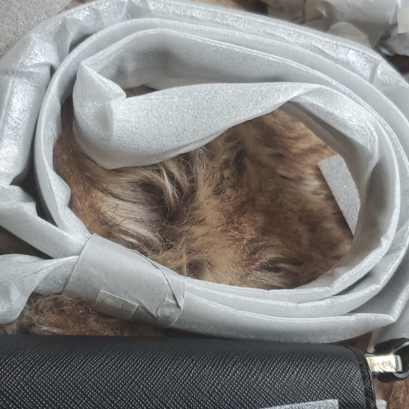 Kate spade leather phone crossberry sold out - Picture 3 of 5